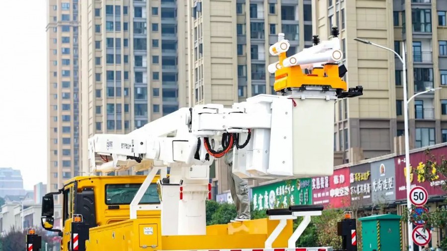 智能帶電作業(yè)機(jī)器人